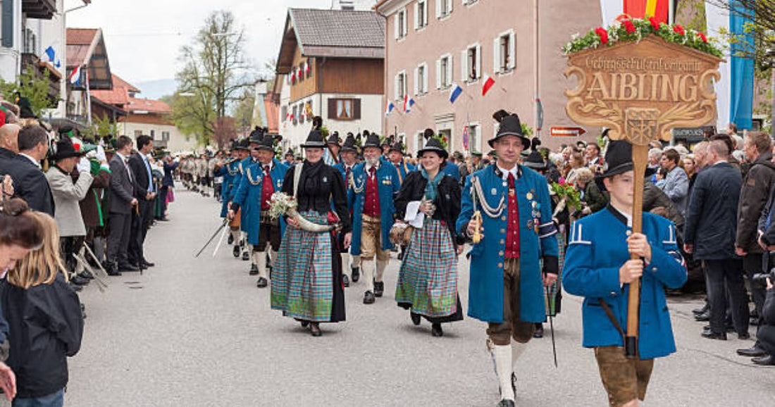 Best of Bavarian Looks: 5 Ways to Create Special Attire for Your Wedding