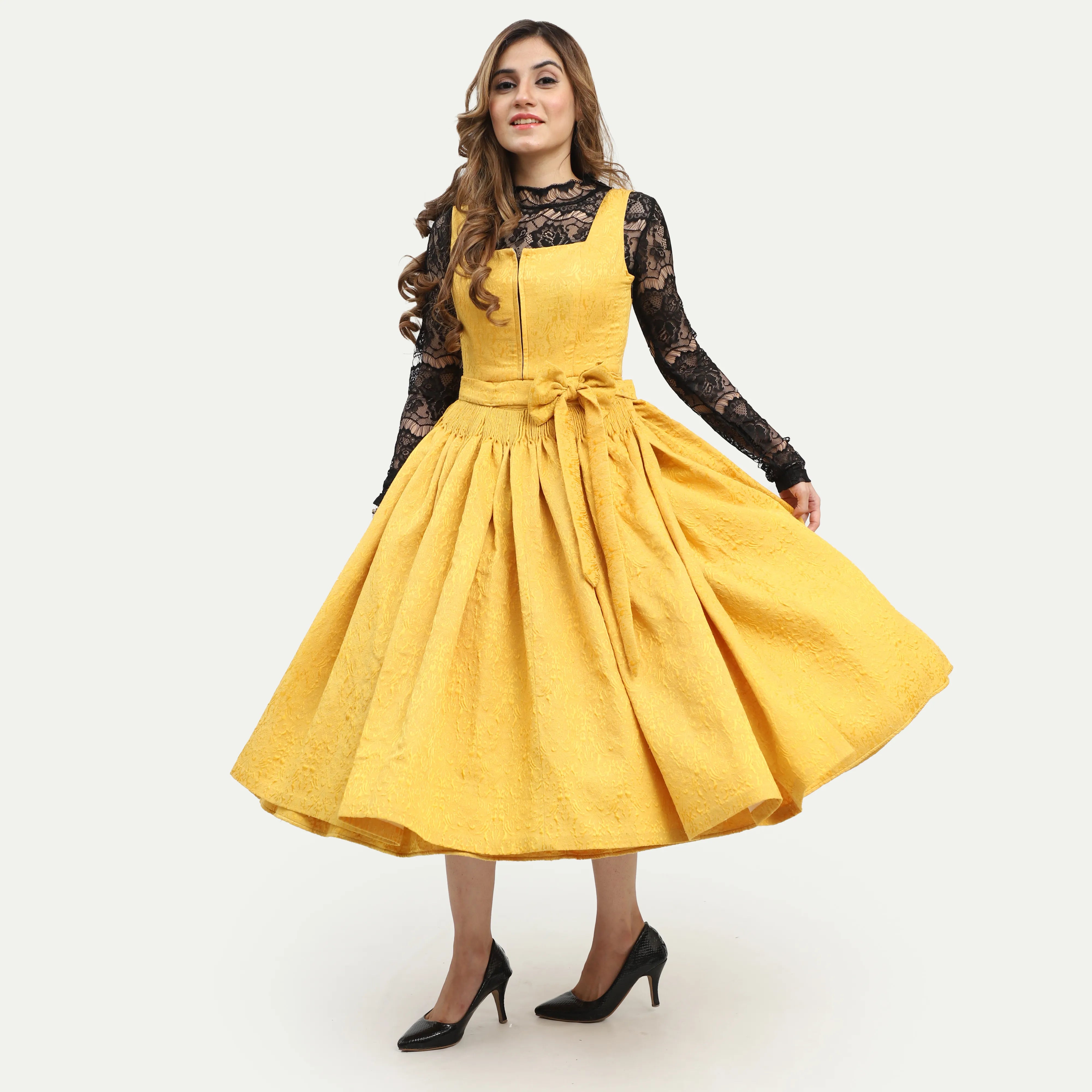Traditional German Dirndl Royal Gouda Gold Traditional German Dirndl Royal Gouda Gold